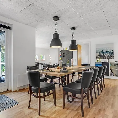 Stunning In With Kitchen