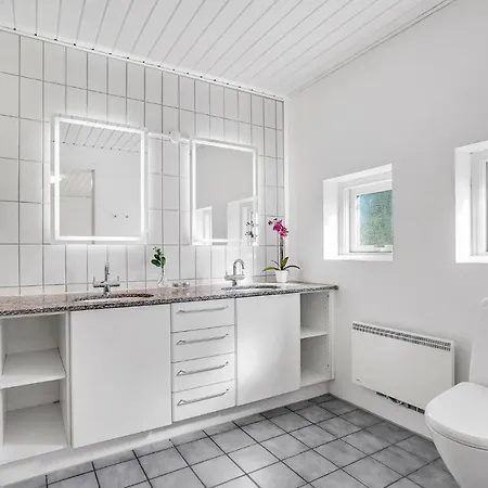 Stunning In With Kitchen * Sæby